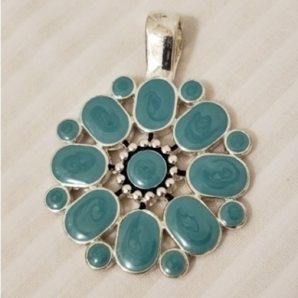 Premier Designs 2-sided pendant.